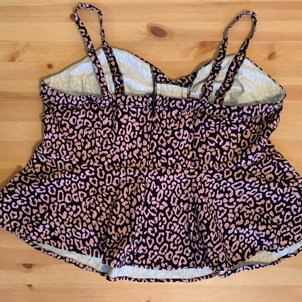 Torrid Pink Leopard Bengaline Lace-Up Peplum Top - Picture 8 of 13